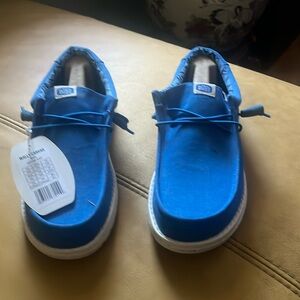 Brand new, never worn Hey Dude Wally Canvas men’s shoes